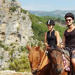 Funky Boutique & Adventures בית הארחה 3*