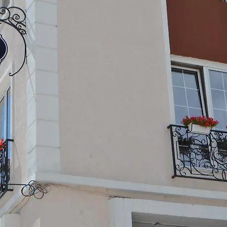 Πανσιόν Funky Boutique & Adventures 3*