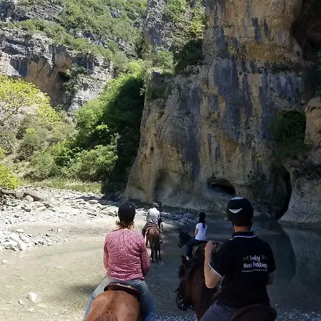 Πανσιόν Funky Boutique & Adventures