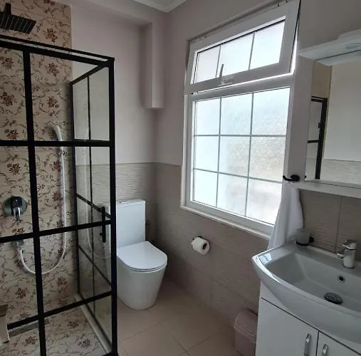 Guest house Funky Boutique & Adventures Permet