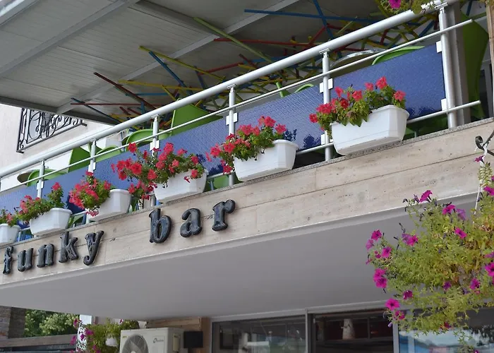 Guest house Funky Boutique & Adventures 3*